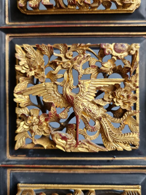 A Pair of Antique Chinese Gilt Wood Carved Door Panels - Afbeelding 2